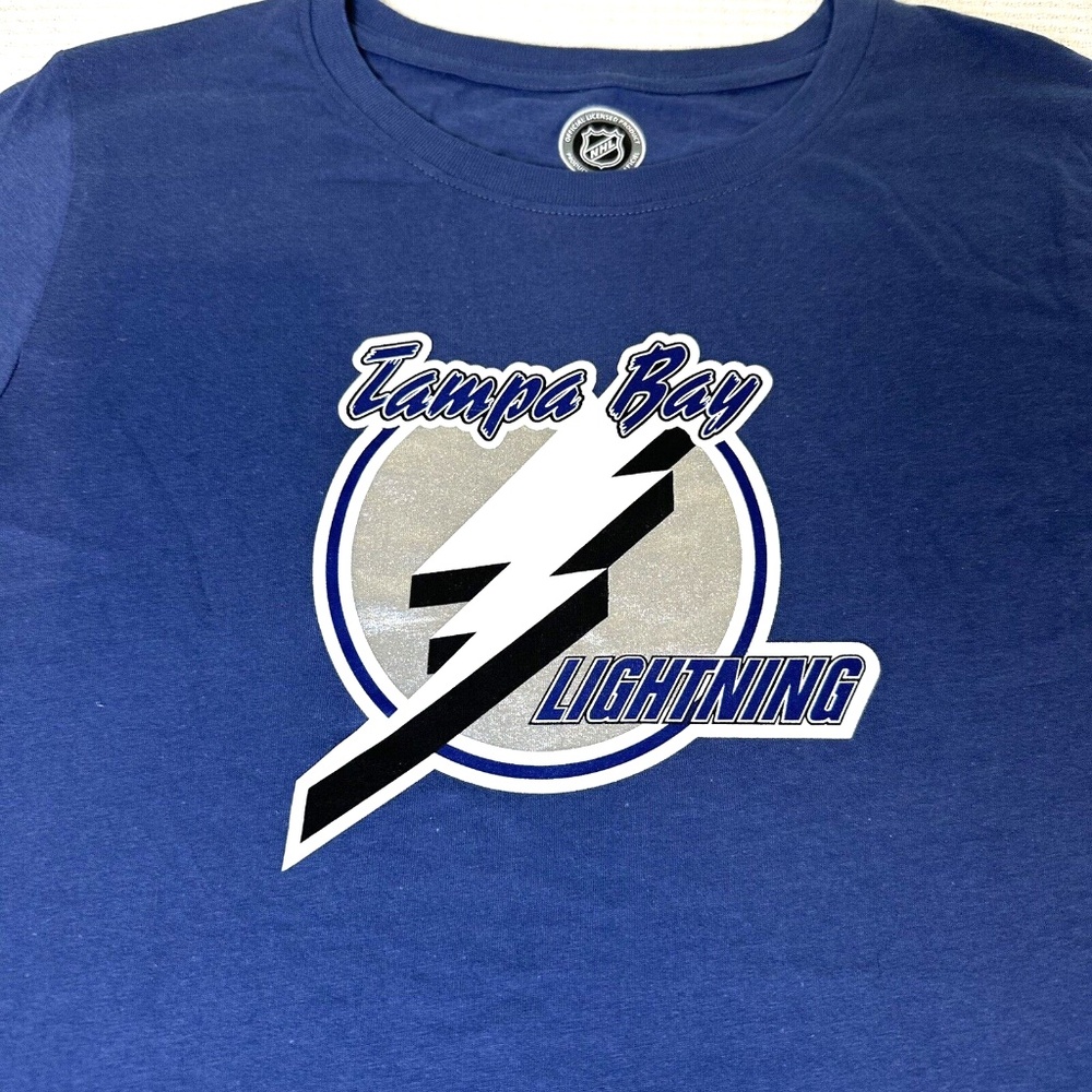 NHL Tampa Bay Lightning Hockey T-Shirt - Boys XL 16/18 - Blue - 100% Cotton NEW - Picture 2 of 7